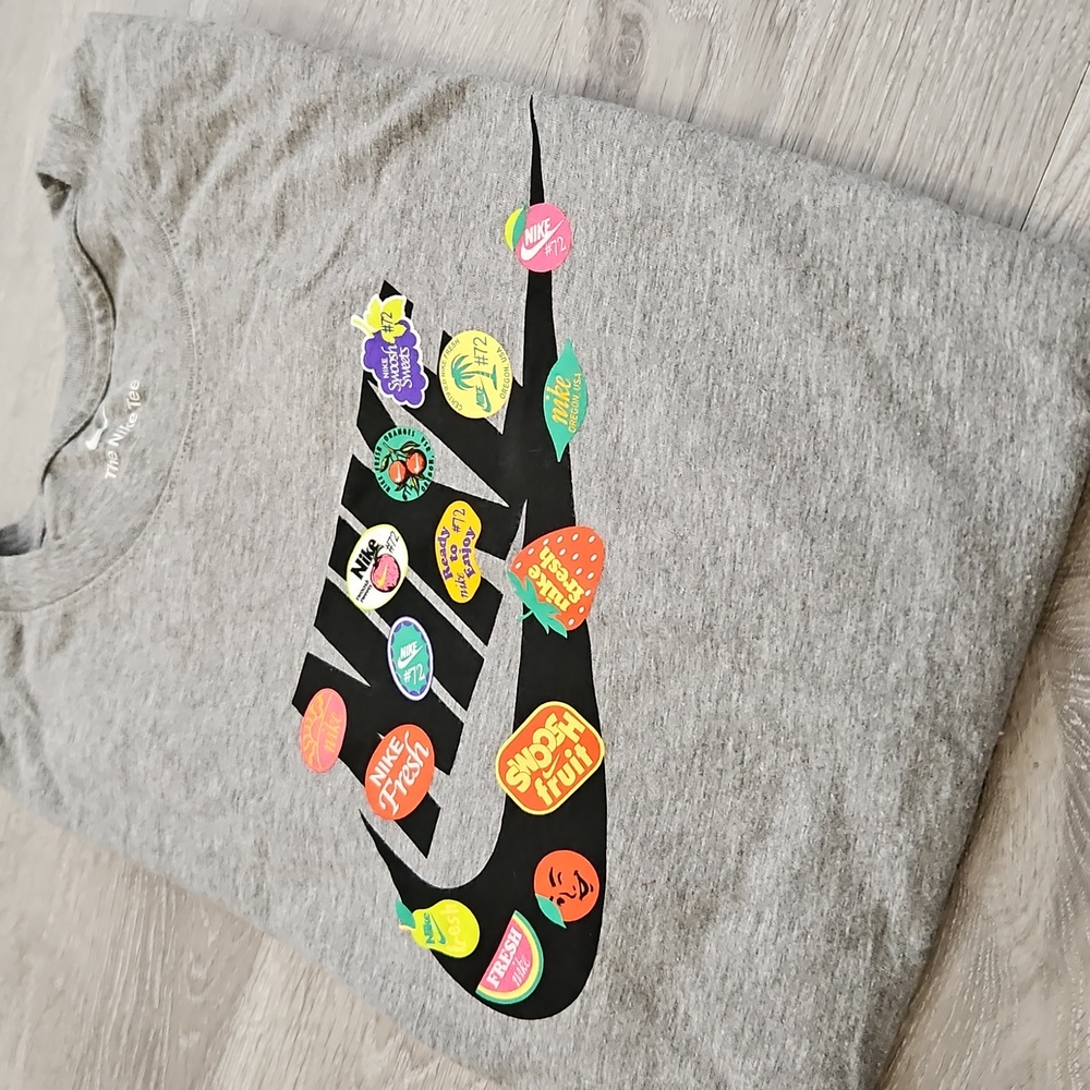 Nike Men's Sportswear So 3 HBR T-Shirt Gray Size Large Fruit Sticker